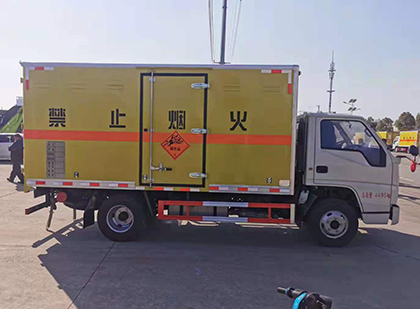 义县爆破器材运输车工人安全操作规范与智能技术保障
